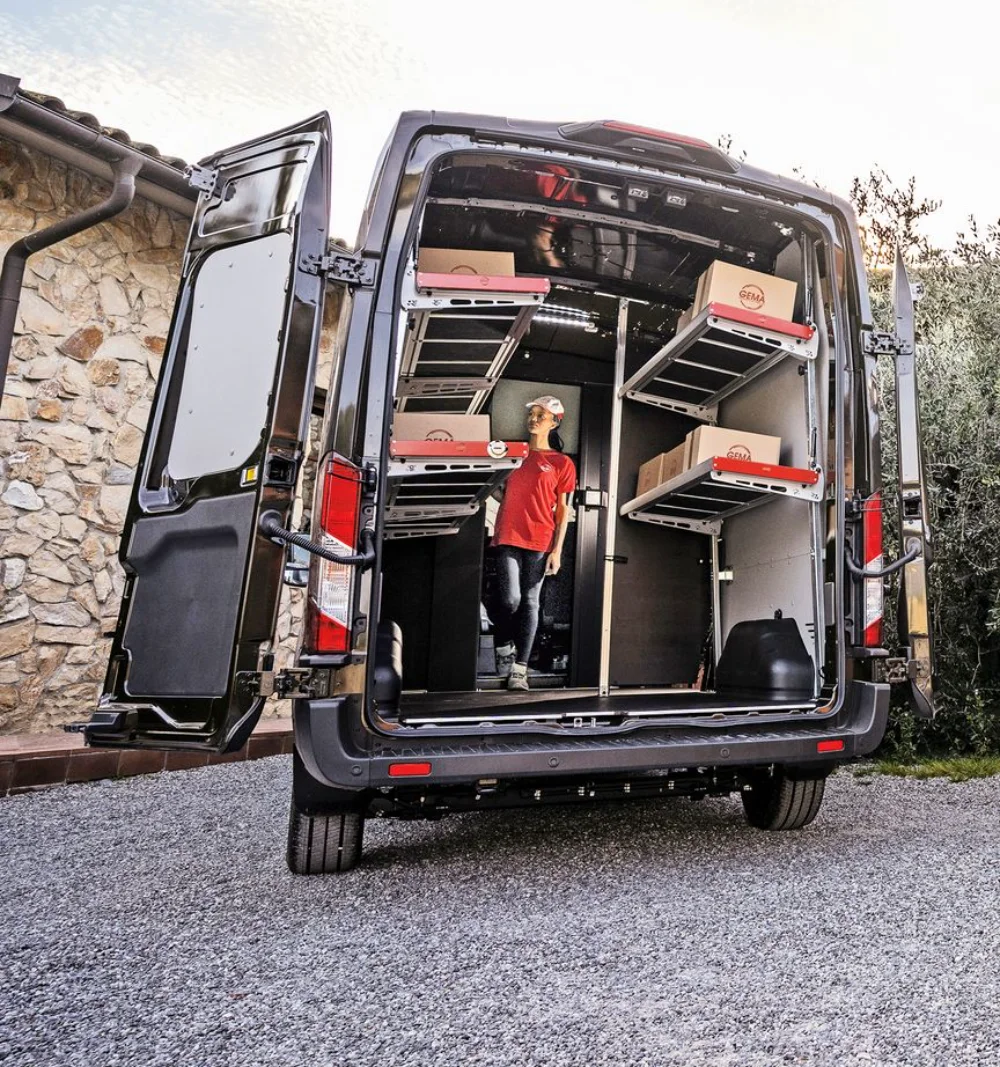 Lieferfahrzeug mit Express Courier Einrichtung